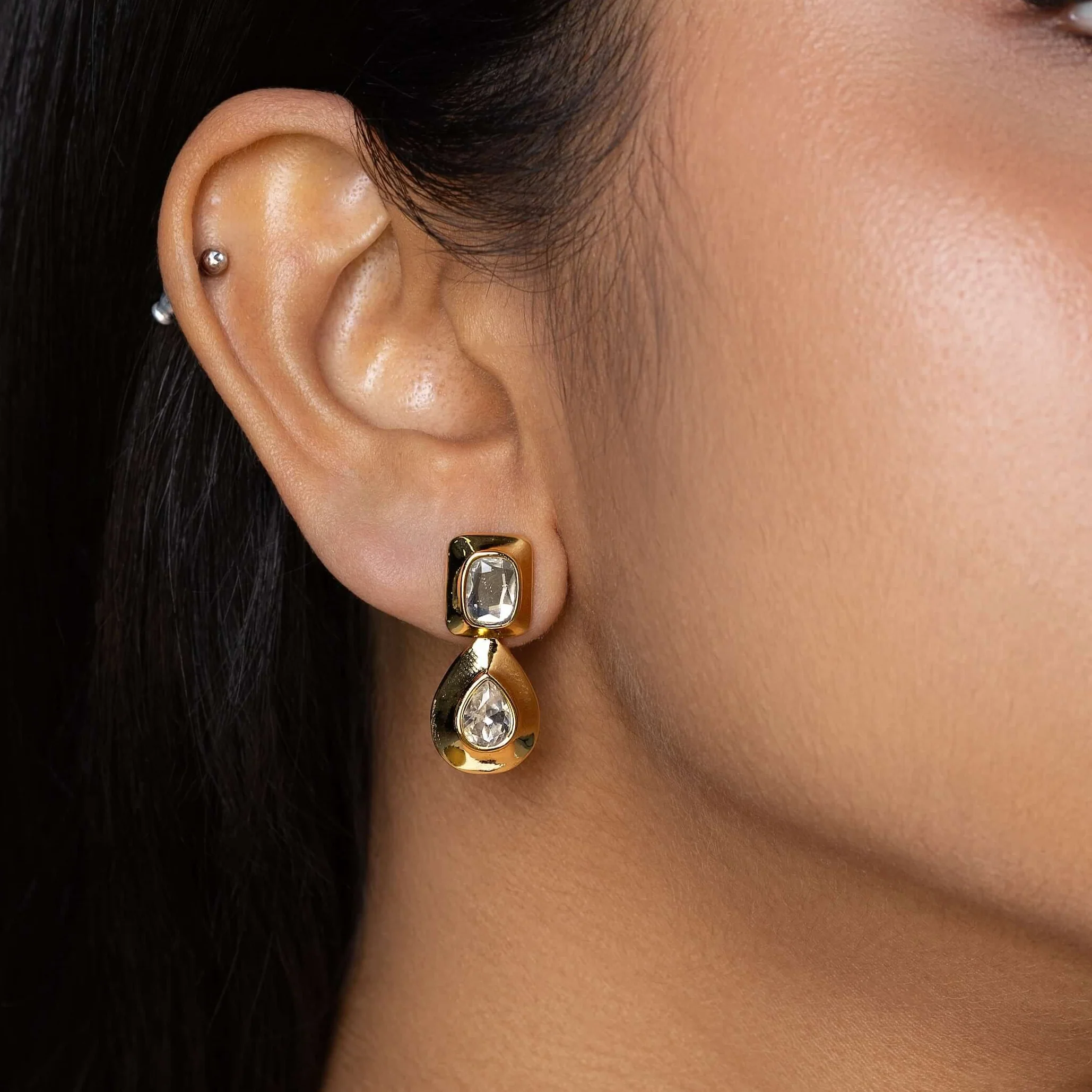 Alina Drop Earrings - Image 3