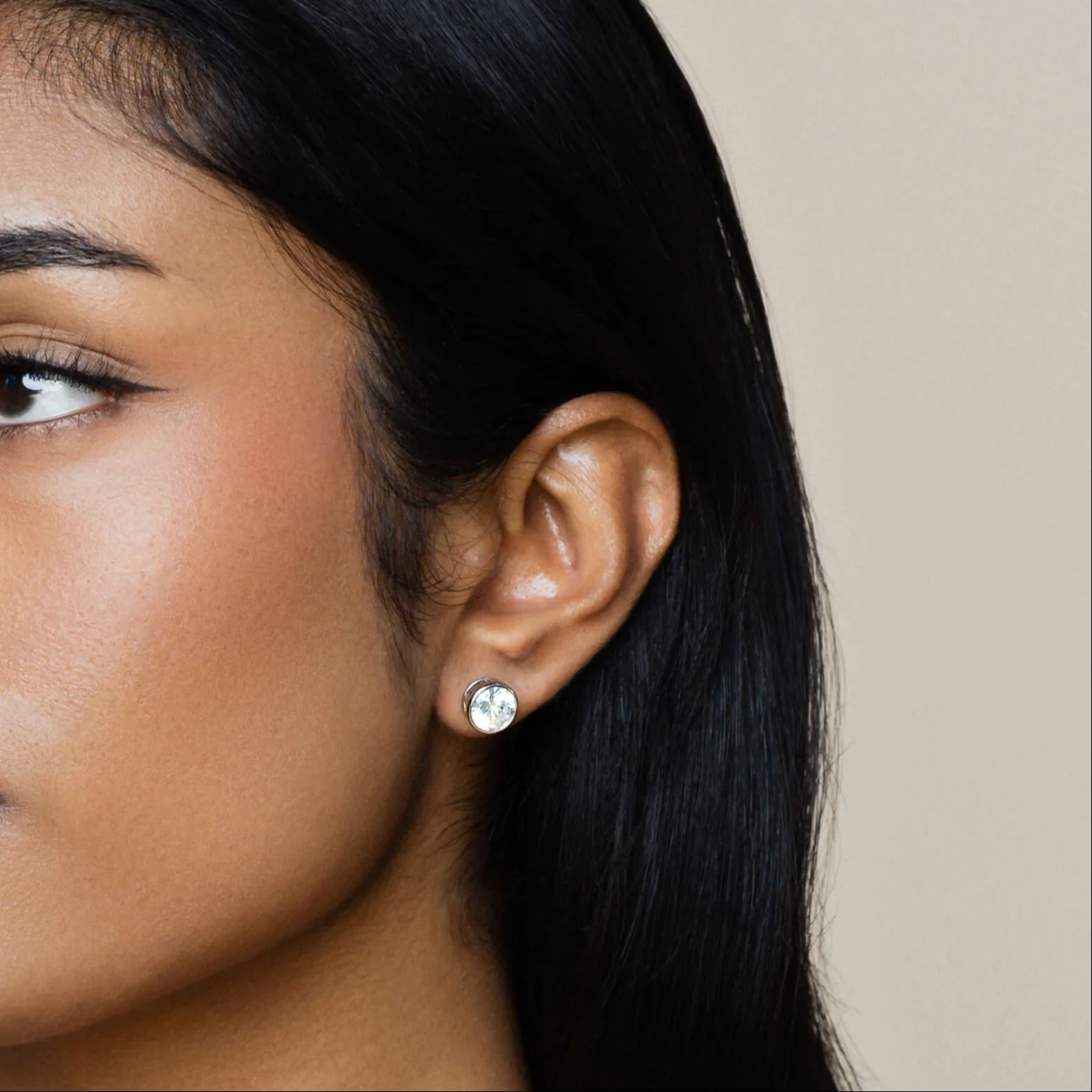 Classic Round Stud Earrings - Image 4