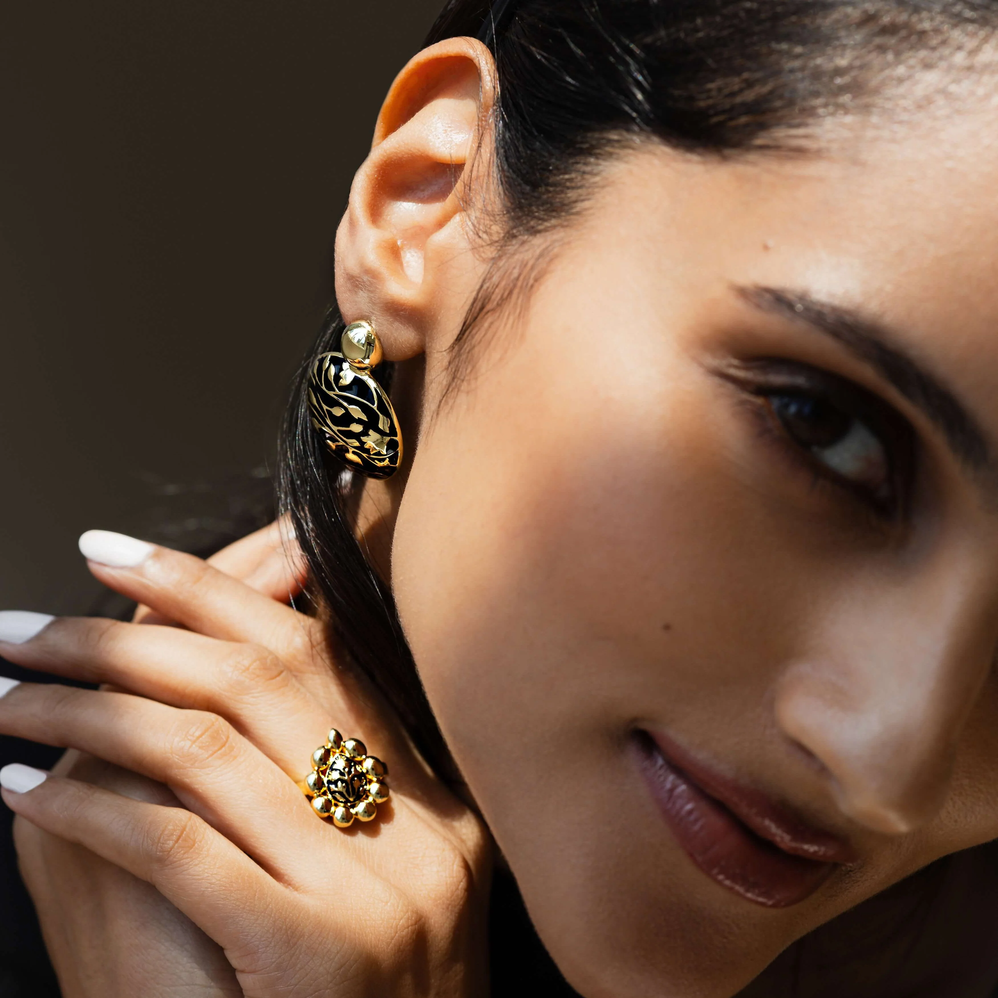 Meena Button Earrings - Noir - Image 3