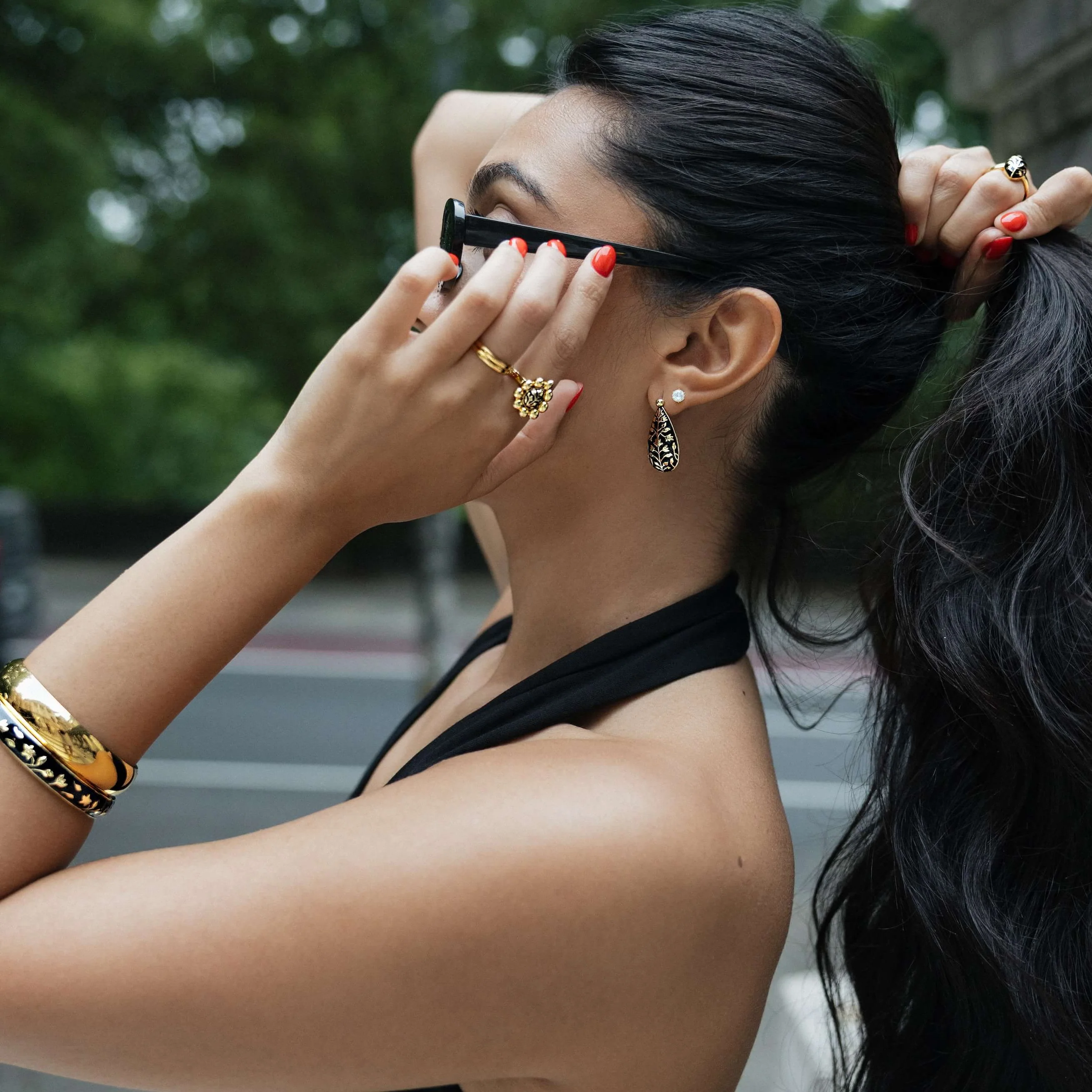 Meena Drop Earrings - Noir - Image 3