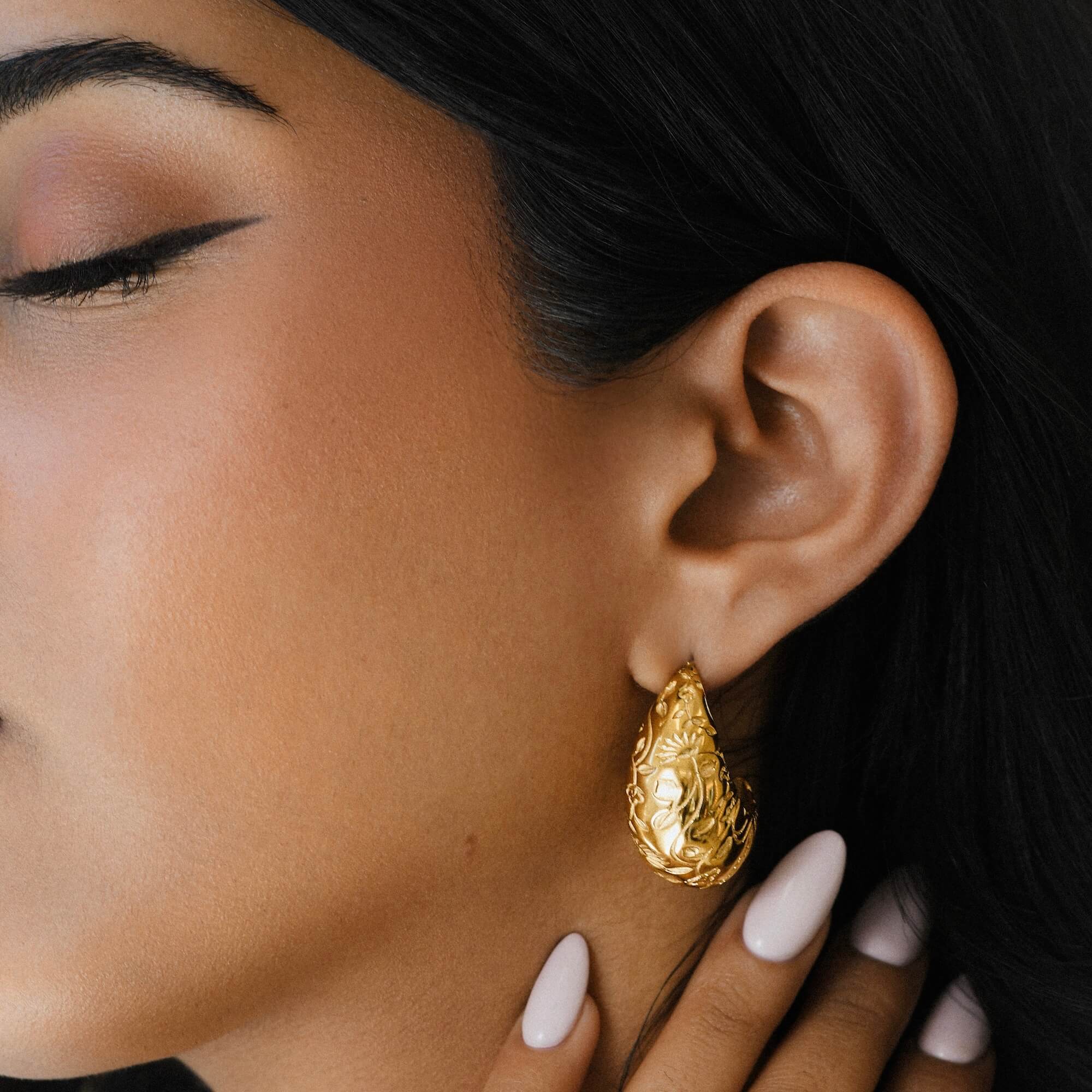 Rani Drop Earrings - Image 5