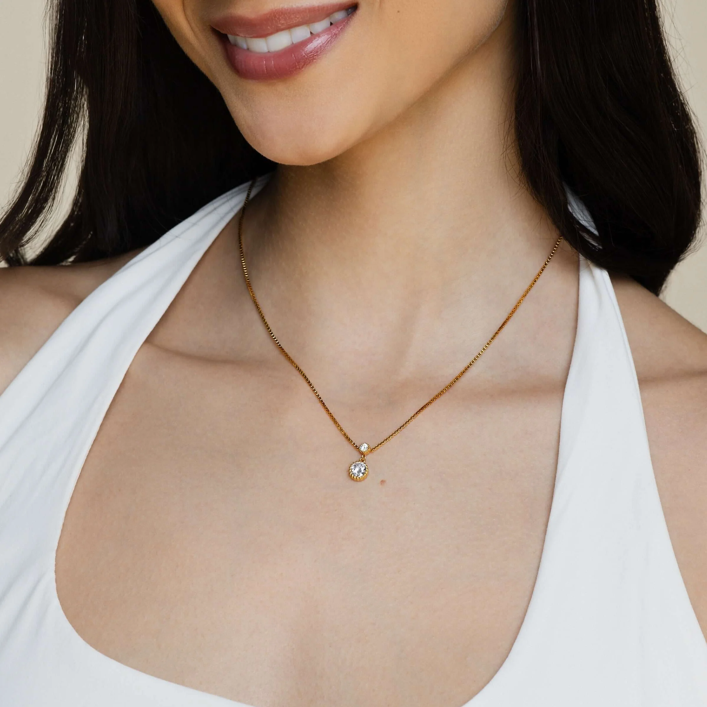 Rekha Round Pendant Necklace - Image 7